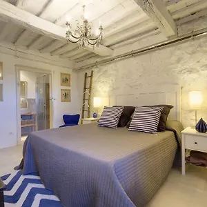 Guest house The Retreat A Romantic Bedroom In Maremma, Cana